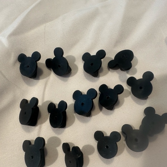 Disney Enamel Pin Lot - Black, Red, Gold Accents - Picture 14 of 14